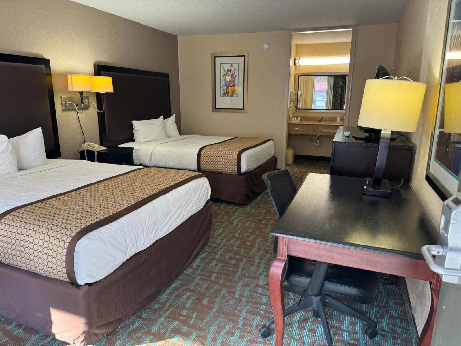 Quality Inn 2*