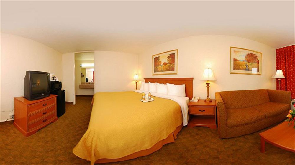 Quality Inn 2*
