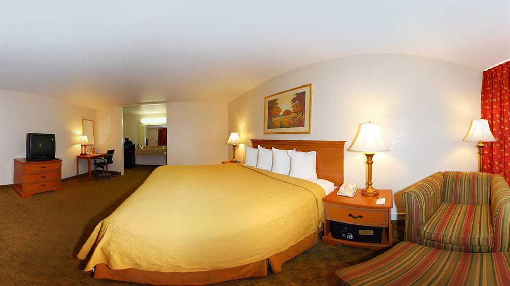 Quality Inn 2*